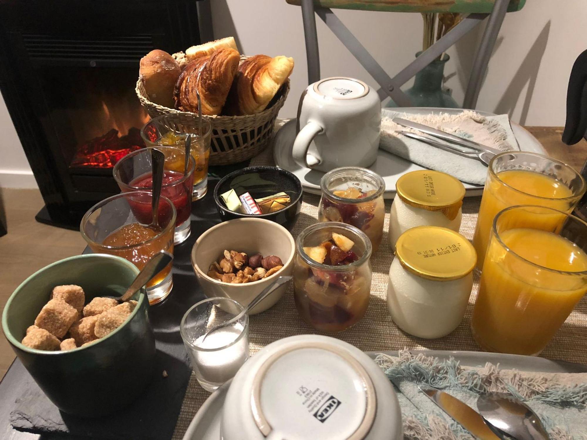 La Pause Bed & Breakfast Surville  ภายนอก รูปภาพ